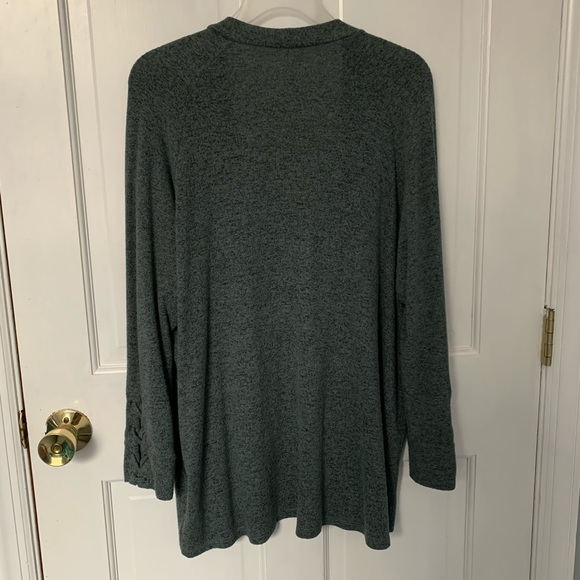 Green cardigan! $ negotiable - Picture 3 of 3
